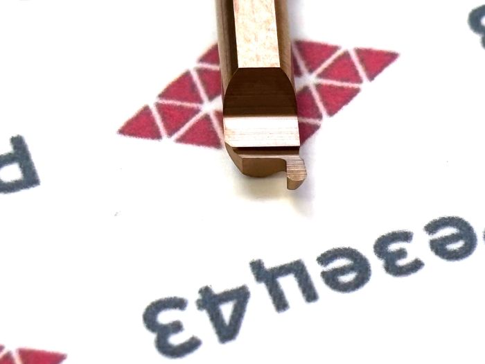 Мини резец MZR4-R0.5-L15