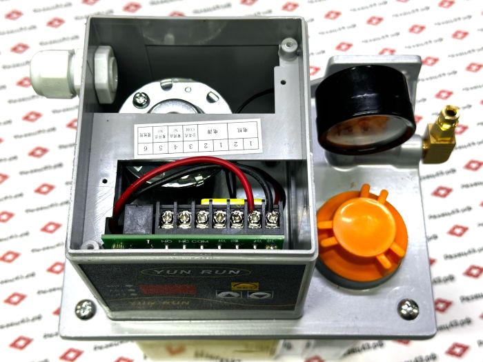 Станция смазки для станка YR2232-150X A  (объем 1.5 л)