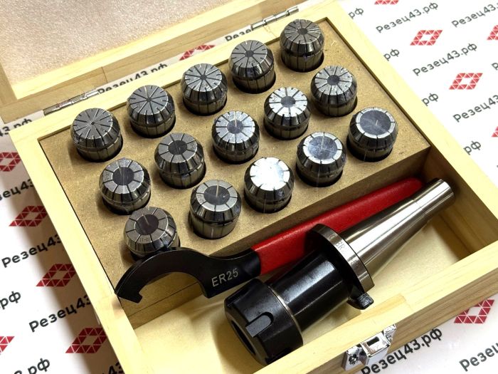 Цанговый патрон NT30 с ключом и набором цанг ER25 в кейсе (NT30-ER25-15PCS)