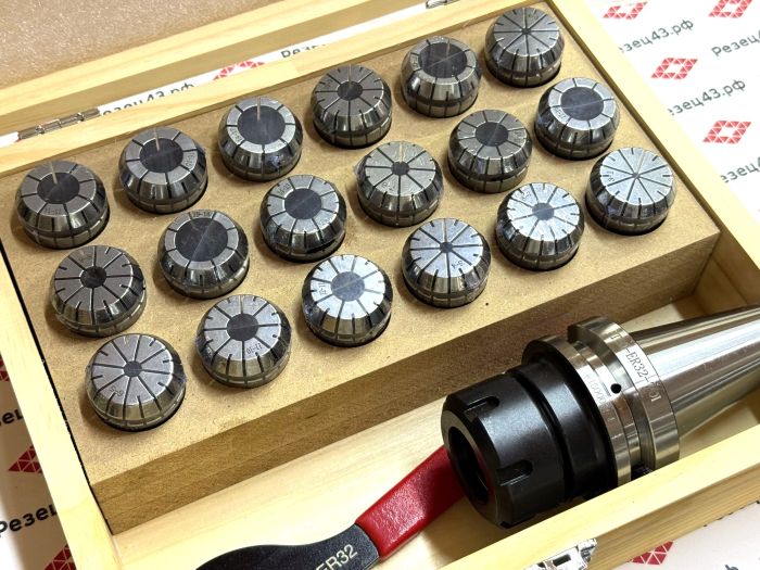 Цанговый патрон BT40 с ключом и набором цанг ER32 в кейсе (BT40-ER32-18PCS)